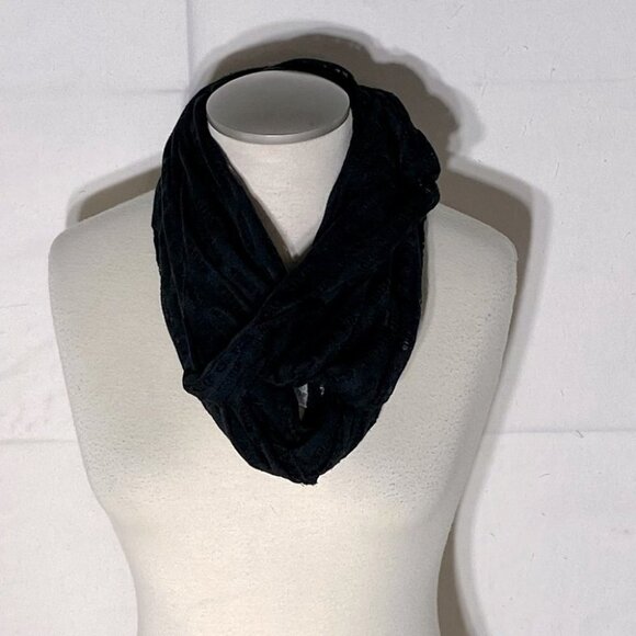5/$25 Ardene Black Infinity Scarf - Picture 9 of 9